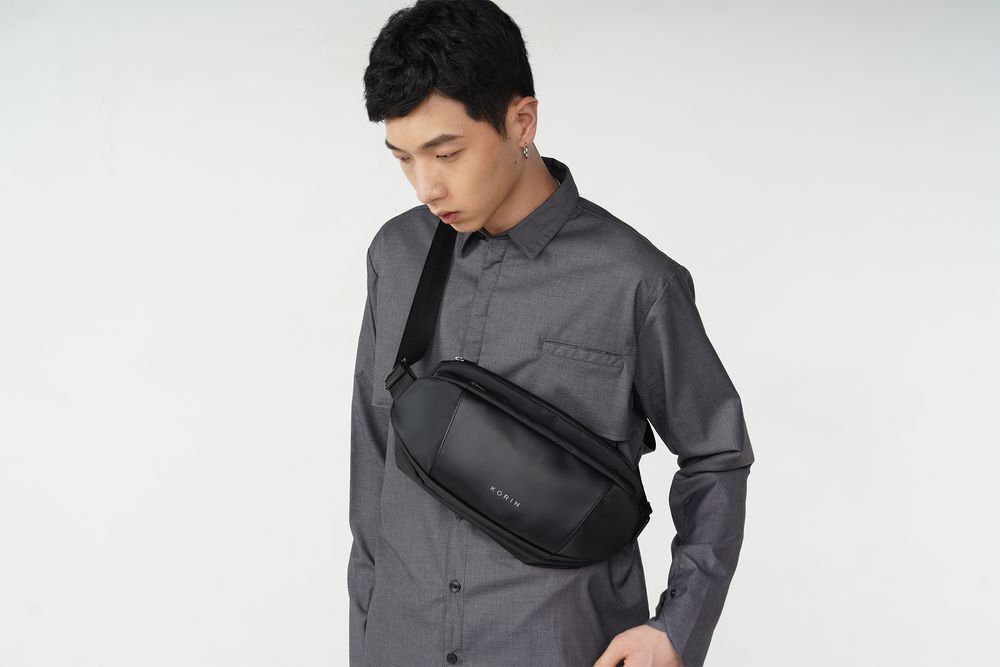 Сумка кросс-боди FlipSling, черная арт.14386.30