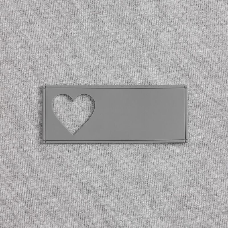 Лейбл из ПВХ с вырубкой &laquo;Сердце&raquo;, серый арт.17595.10