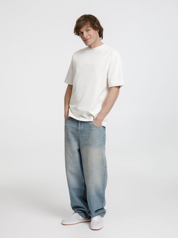 Футболка оверсайз унисекс Sideline, молочно-белая арт.18406.60