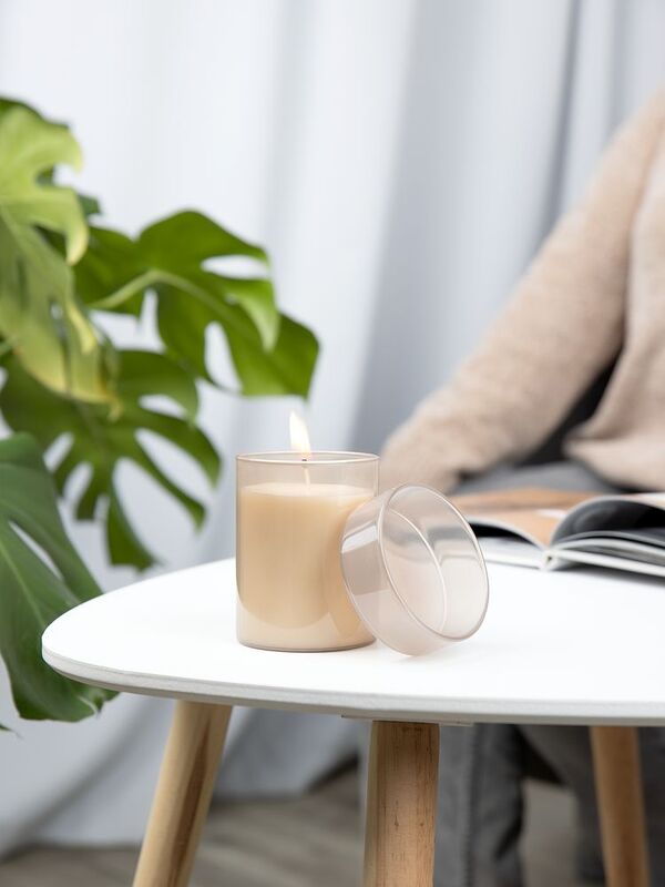 Ароматическая свеча Flikka, сосна и кипарис, бежевая арт.17352.00