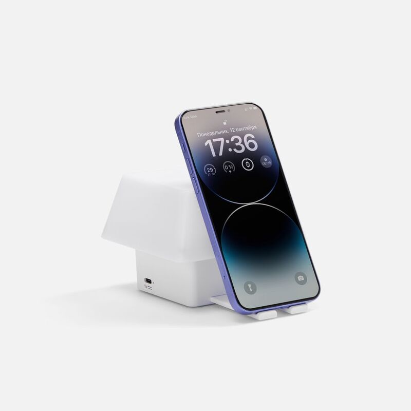 Светильник с подставкой для смартфона Knoppi, белый арт.18398.60