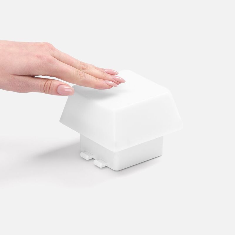 Светильник с подставкой для смартфона Knoppi, белый арт.18398.60