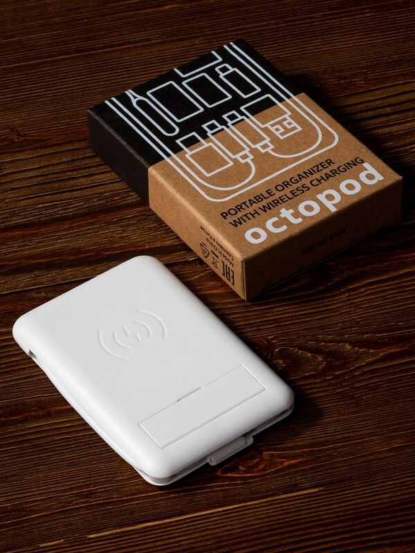 Органайзер с беспроводной зарядкой и набором адаптеров Octopod, белый арт.16877.60