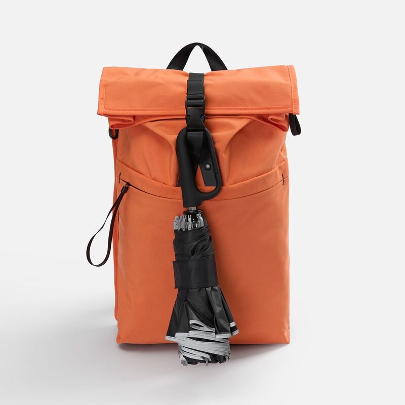 Зонт обратного сложения с ручкой-карабином Foldberry, черный арт.22324.30