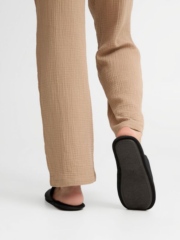 Тапочки домашние Norridge, черные арт.18788.30