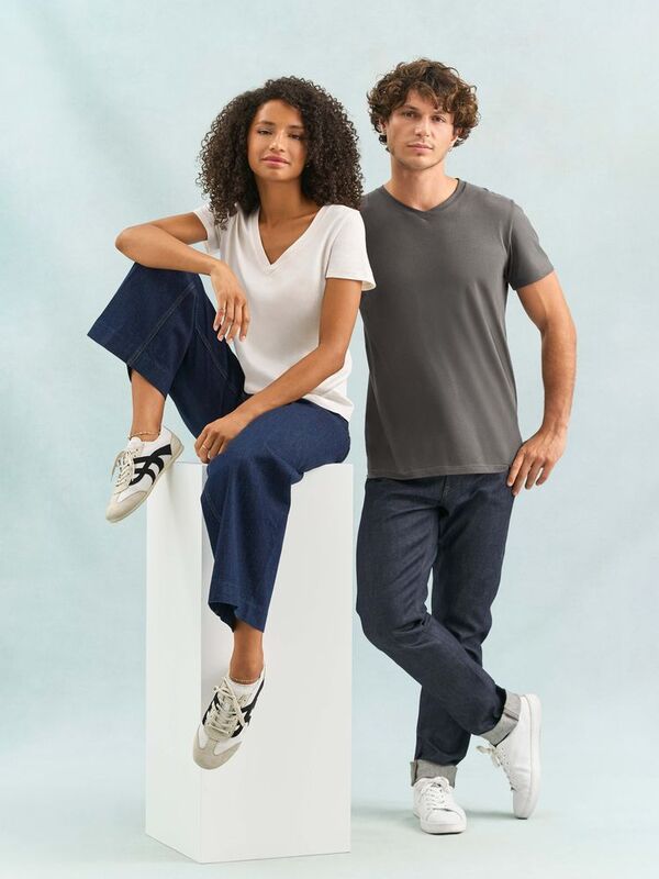 Футболка унисекс Regent с V-образным вырезом, черная арт.04765309